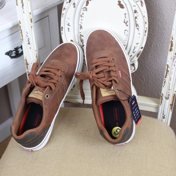 Levi's Leather Style Shoes NWT - Picture 3 of 4